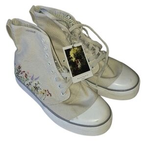 BANGS Wildflower Embroidered Platform Sneakers